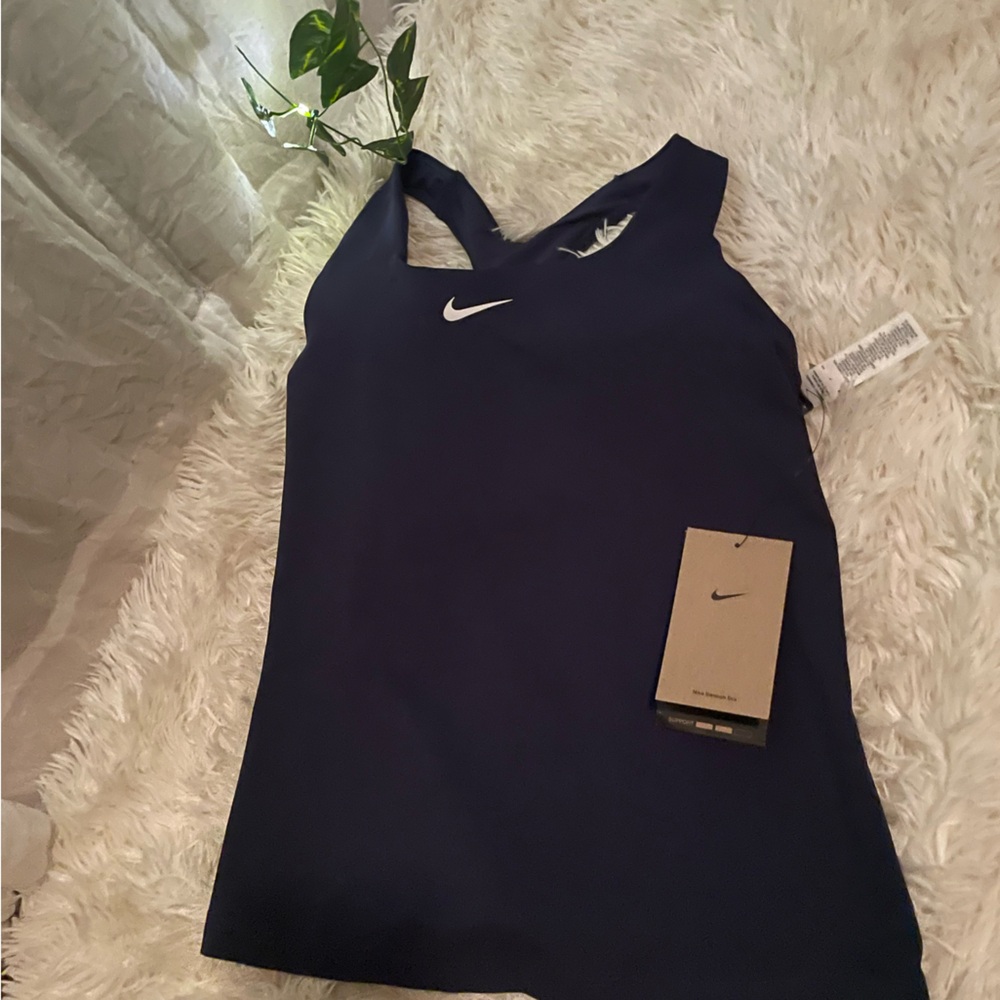 Nike top BNWT